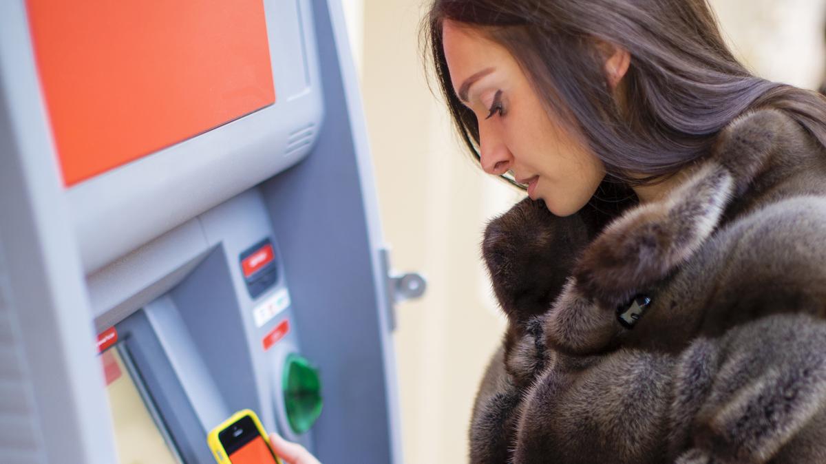 Ezeket tudják az okos bankautomaták - Blikk