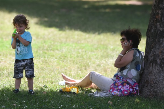 ZA VIKEND SE PALE I UV INDEKSI Visok stepen zračenja u 5 mesta u Srbiji