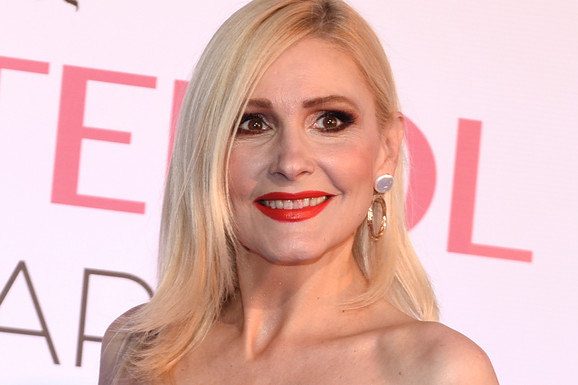 "DANIMA SAM KUVALA U KUHINJI, A MOJ MUŽ SE SAMO OKRENUO I OTIŠAO" Voditeljka RTS o bolnom razvodu: "Ostala sam sa malom platom i dvoje dece"