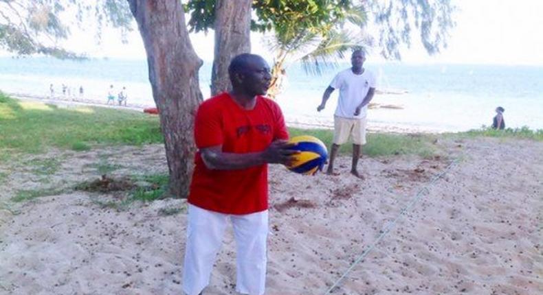 DP William Ruto playing volley ball at the beach