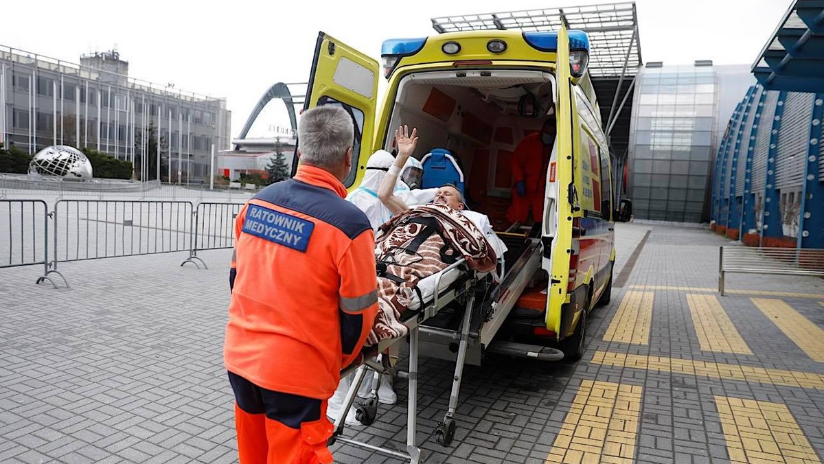 Covid prawie go zabił. Wrócił do domu z respiratorem i czuje się świetnie