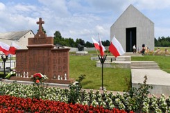 'Popijawa' w miejscu pamięci. Wśród imprezowiczów radny PiS