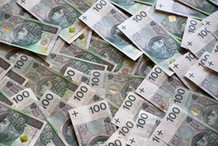 Pensja a wysoka emerytura. Ile musisz zarabiać, aby Twoje świadczenie emerytalne wynosiło 8000 zł?