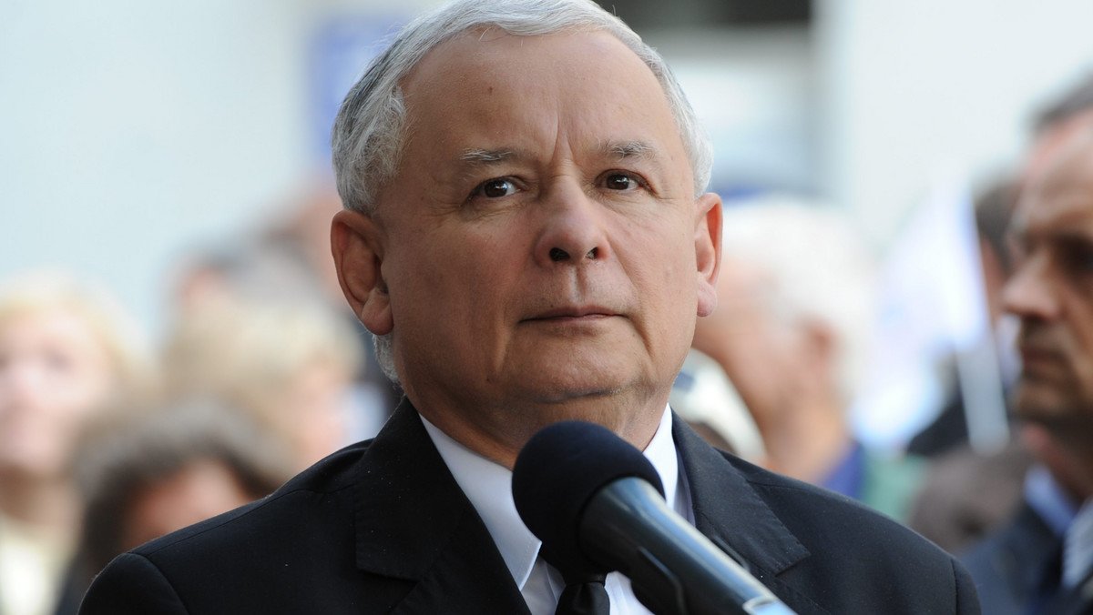 - Jeśli zostanę premierem w pierwszej kolejności przyjrzymy się finansom publicznym, które są teraz bombą tykającą pod nami i trzeba ją rozbroić - mówi prezes PiS Jarosław Kaczyński w wywiadzie dla "Polski The Times".