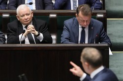 Katastrofa polityczna ze znamionami farsy. PO rekonstruuje zachowania PiS [FELIETON]