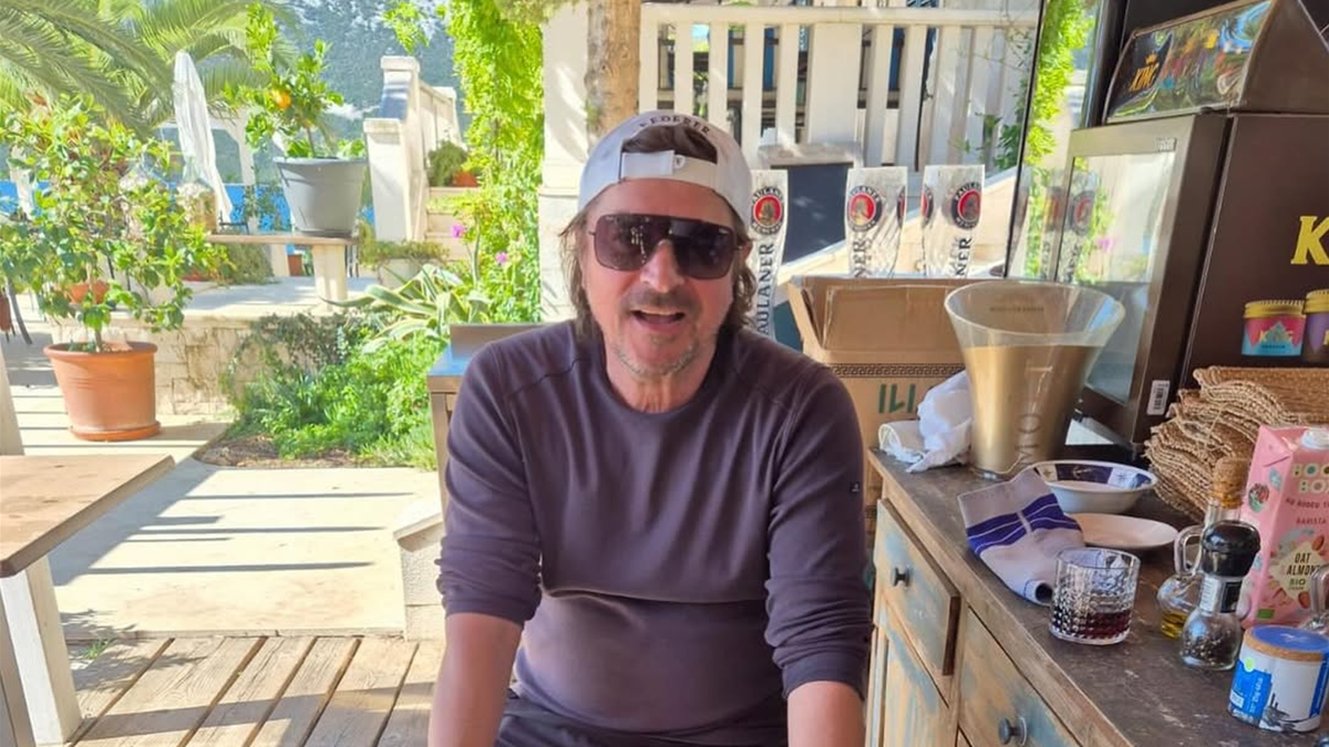 ZATVORIO KAFIĆ, PA SE BACIO NA POLJOPRIVREDU I NAPRAVIO IMPERIJU Pevač pokrenuo biznis koji mu donosi ozbiljan novac: 