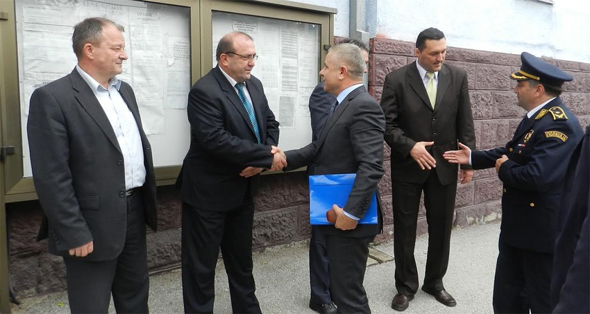 Državni sekretar sa policijom 