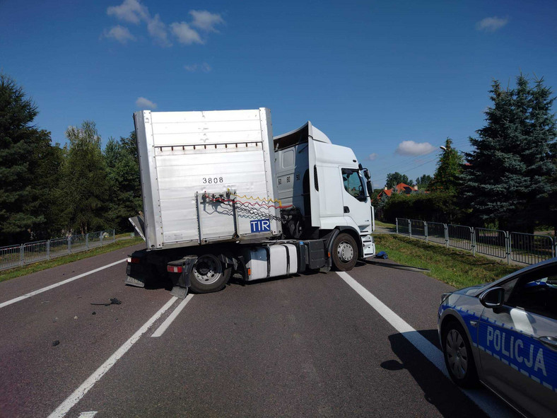 Wjechał wprost pod TIR-a w Fajsławicach