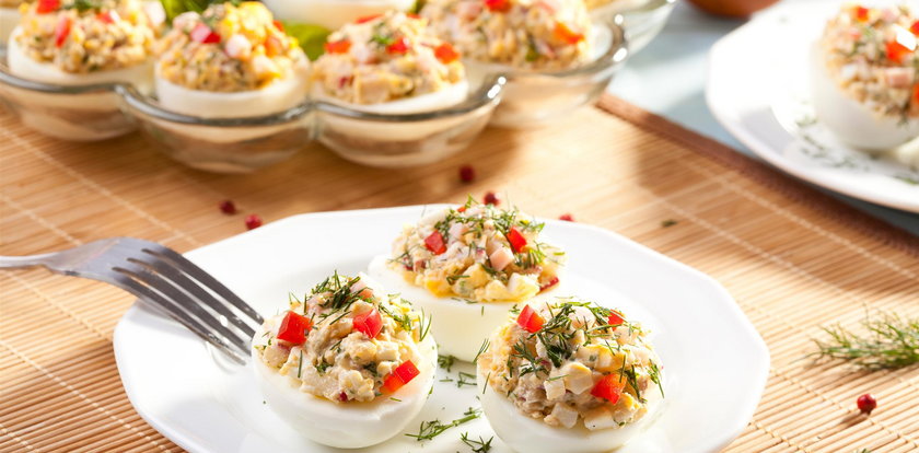 Najlepsze jajka faszerowane tuńczykiem – proste, smaczne i efektowne