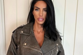 Kejti Prajs otkrila ime britanske TV zvezde za koju tvrdi da ju je SILOVALA PRE VIŠE OD 20 GODINA: Zbog stravičnih trauma pokušala SAMOUBISTVO