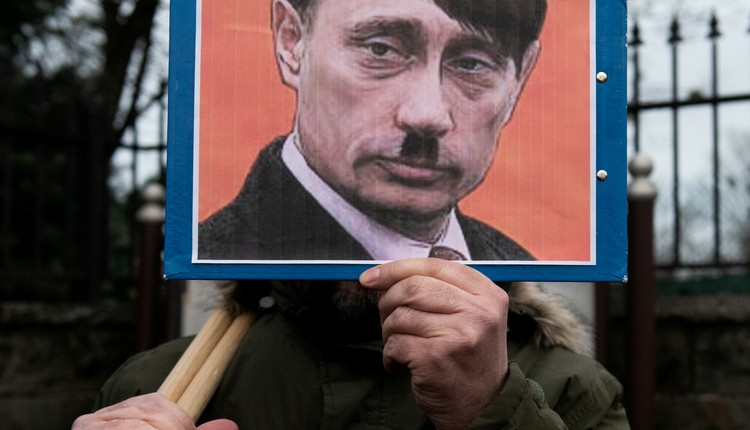 Donbas dla Putina jak Kraj Sudetów dla Hitlera? Mnie to nie wygląda na Monachium"