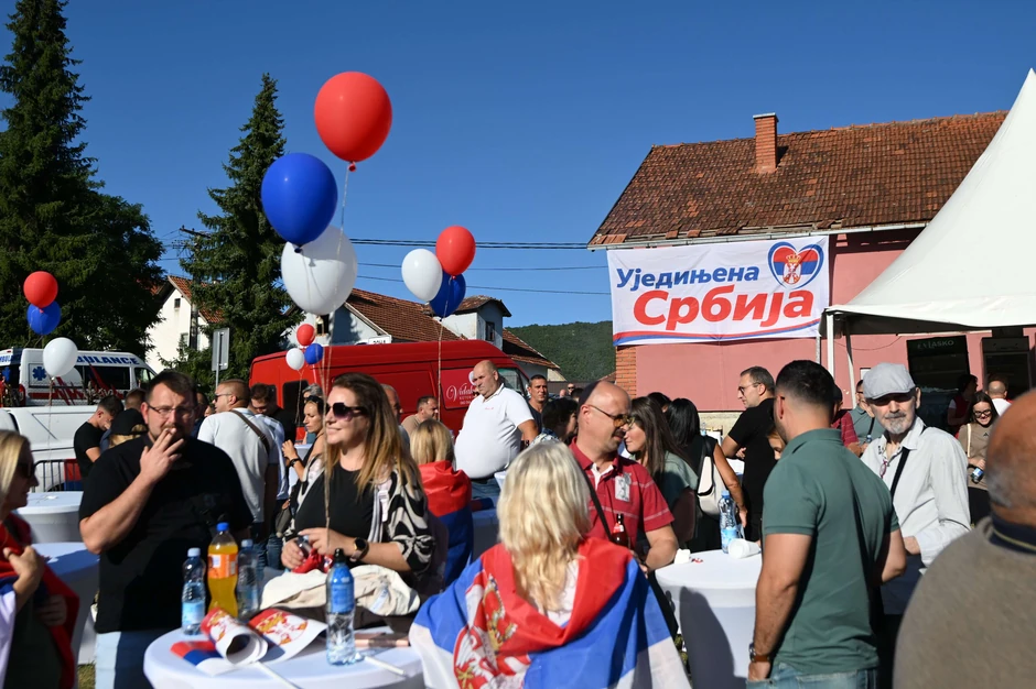 skup u selu Drežnik kod Užica