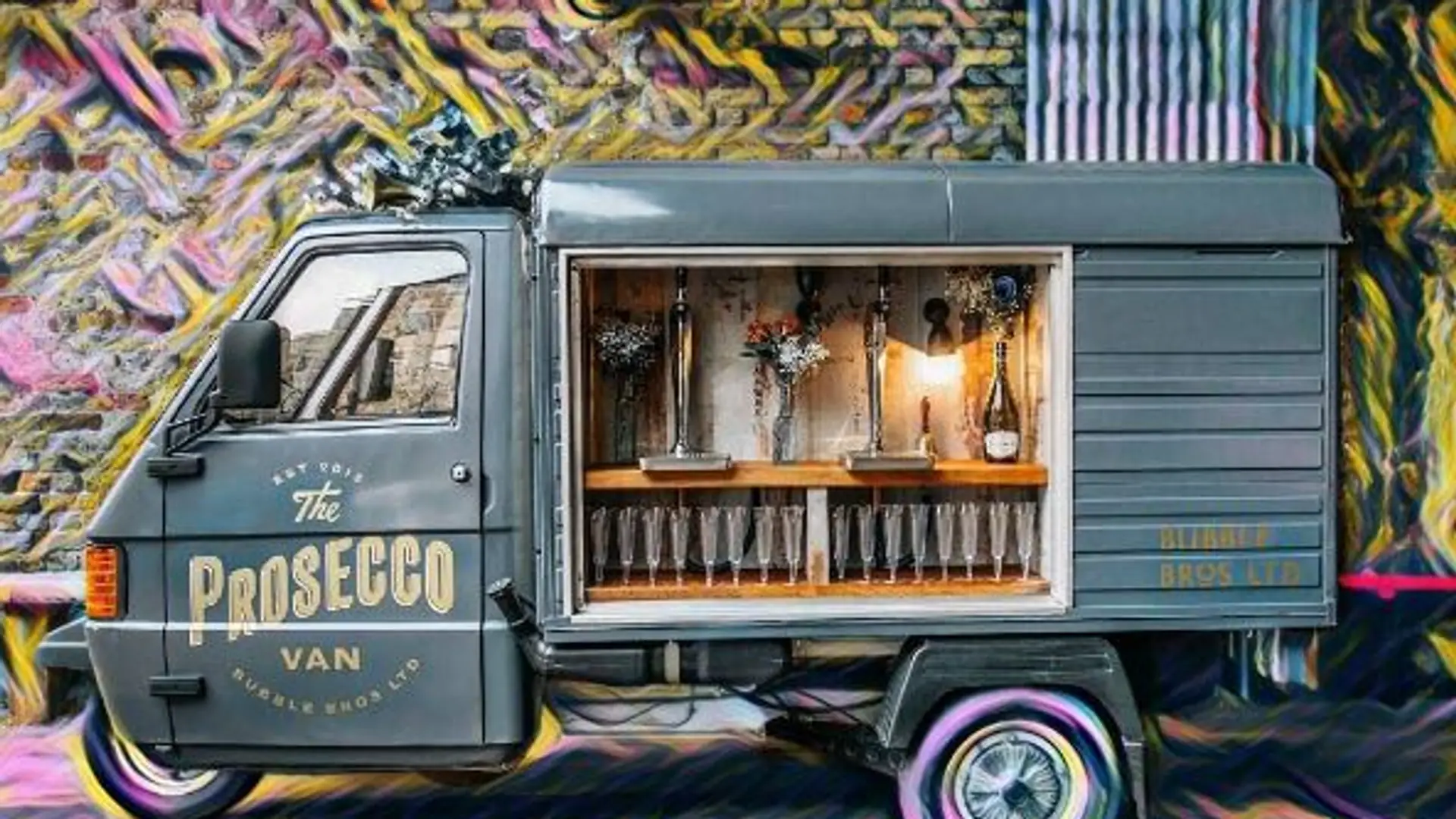 Food truck serwujący prosecco. Kiedy "Prosecco Van" zawita nad Wisłę? Chcielibyśmy