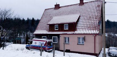 Makabryczne odkrycie w jednym z domów w Wałbrzychu. Psy zaczęły zjadać zmarłą właścicielkę...