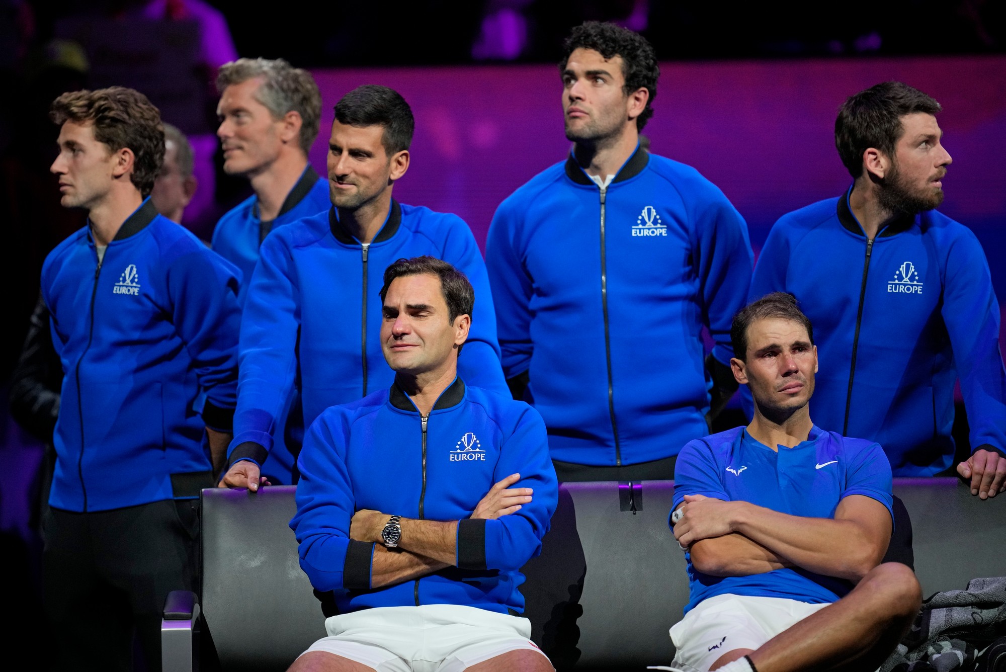 Švajčiarsky tenista Roger Federer z Tímu Európa odpovedá na otázky v rozhovore po zápase štvorhry.
