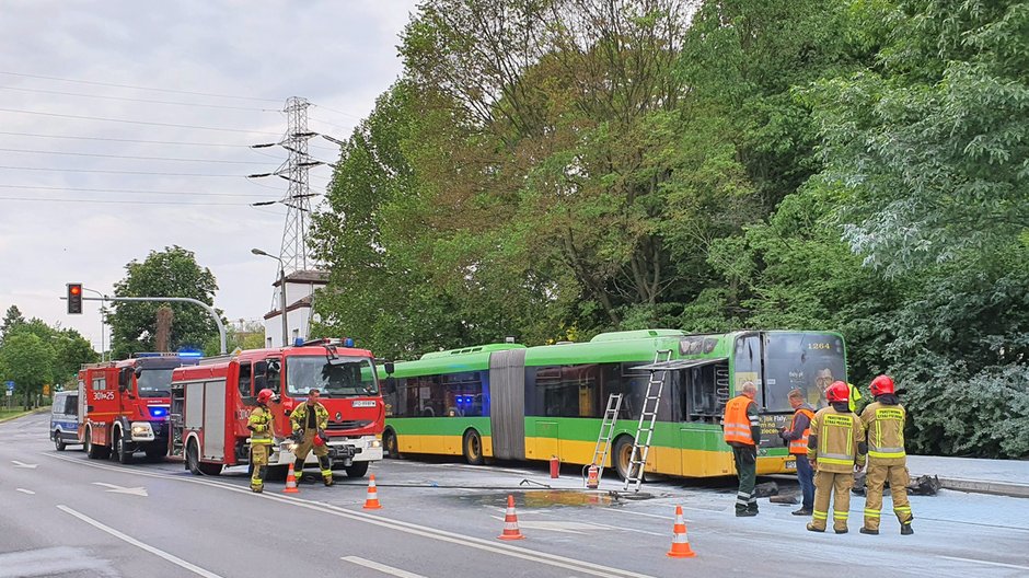 Do pożaru autobusu w Poznaniu doszło we wtorek 24 maja. Trwa ustalanie przyczyn zdarzenia