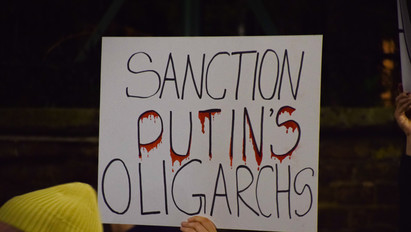 További orosz oligarchákat és magas rangú tisztségviselőket szankcionál az EU
