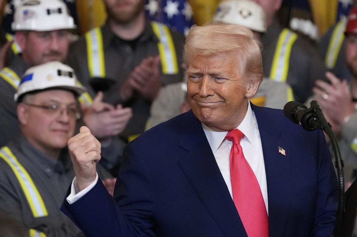 "Dzwonią i się podlizują". Cła Trumpa weszły w życie