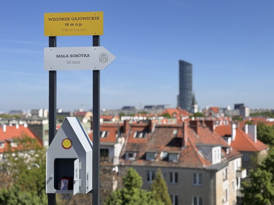 Widok z Górki Pafawagu robi wrażenie - ona tez jest wśród 11 szczytów