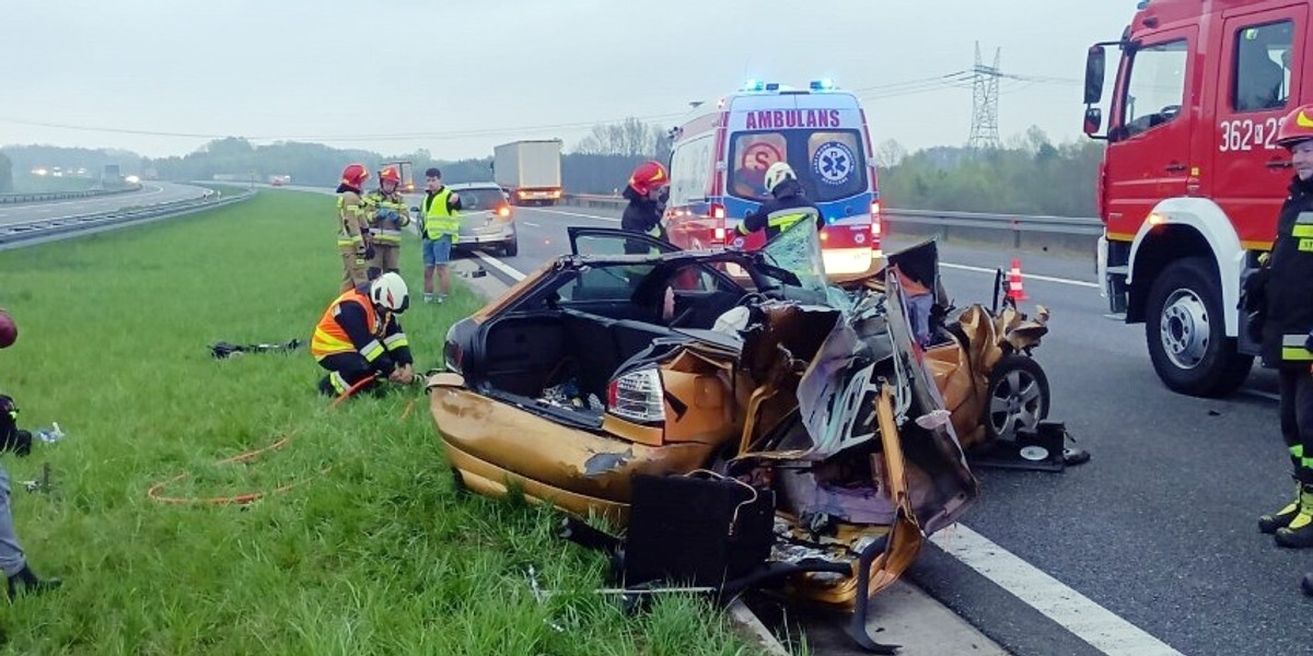 Tarnów. Koszmarny wypadek na autostradzie A4. Z osobówki została miazga.