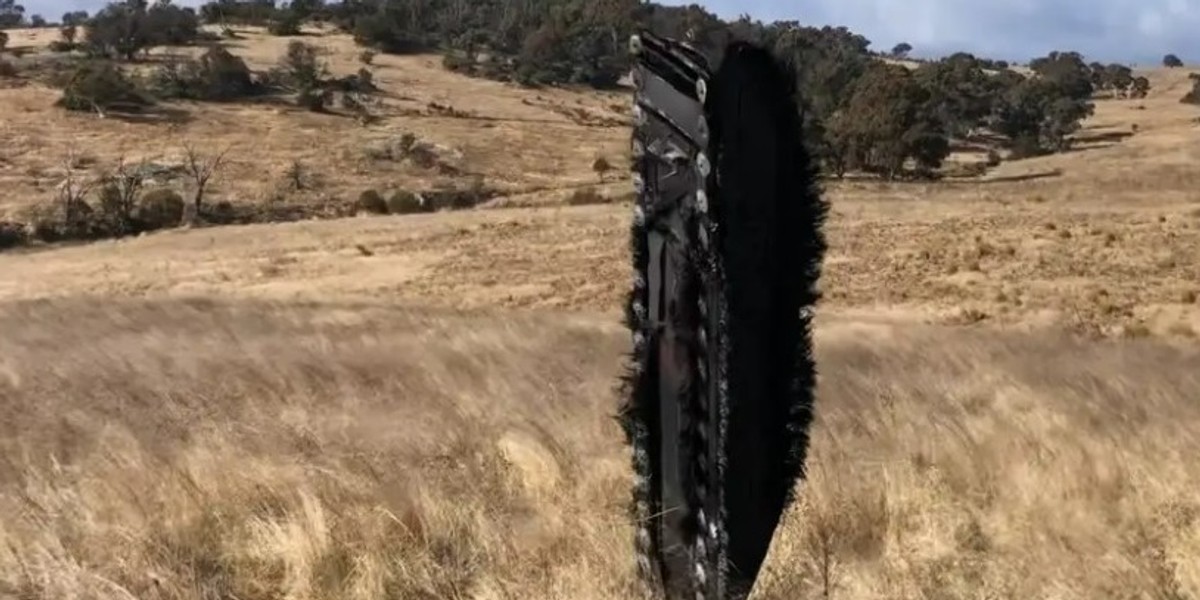 Kawałek kosmicznego śmiecia, prawdopodobnie z misji SpaceX Crew-1, znaleziony w Australii. 