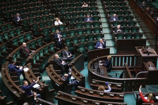 'Już wiemy nad czym głosujemy', czyli nocne harce w Sejmie wokół koronawirusa