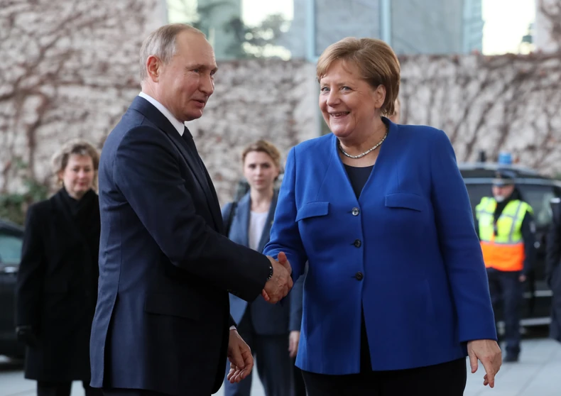 Uloga ličnih odnosa: Zbog dobrih relacija Angele Merkel i Vladimira Putina, Nemačka gas plaća četiri do pet puta niže od tržišnih cena 