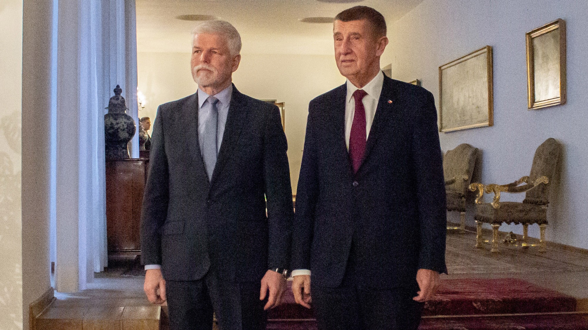 Na snímke zľava český prezident Petr Pavel a český premiér Andrej Babiš pózujú počas stretnutia na Pražskom hrade v Prahe v stredu 4. februára 2026.