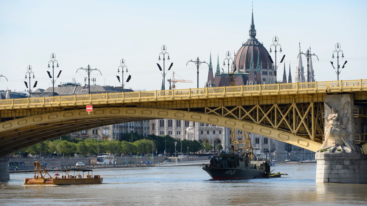 Węgierski sąd zatwierdził decyzję prokuratury o aresztowaniu na okres 30 dni ukraińskiego kapitana statku turystycznego Viking Sigyn, który zderzył się w środę na Dunaju w Budapeszcie ze statkiem spacerowym, powodując jego natychmiastowe zatonięcie.