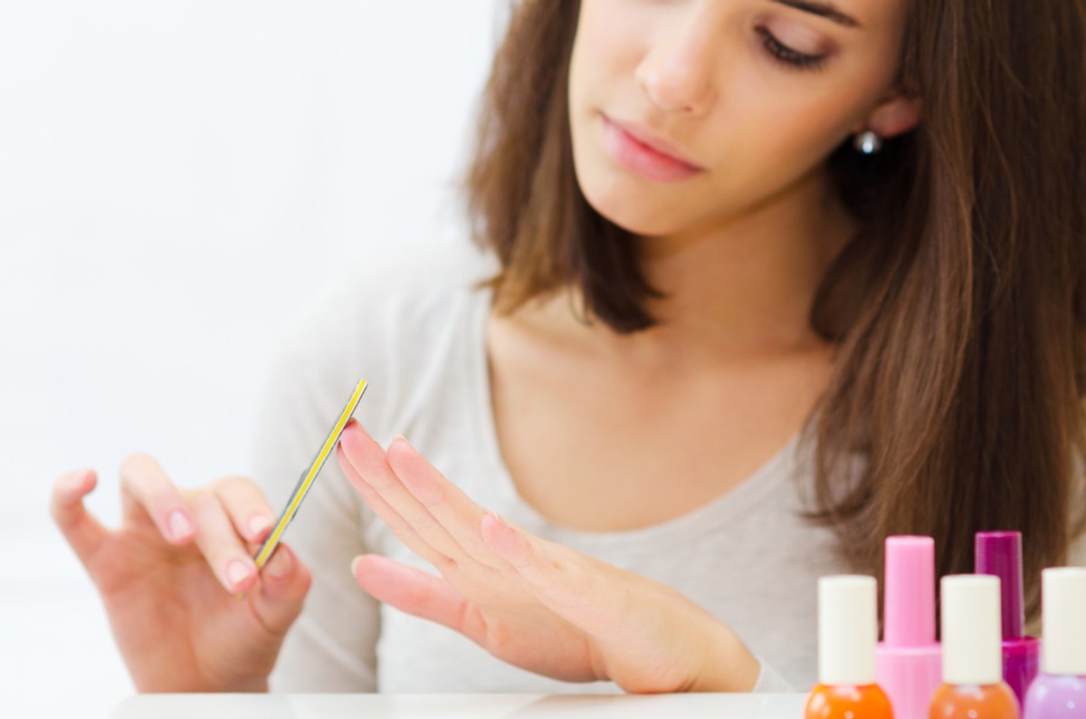 Jak zregenerować paznokcie po manicure hybrydowym?