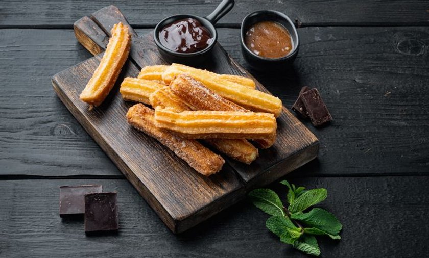 Churros — tradycyjny deser hiszpański