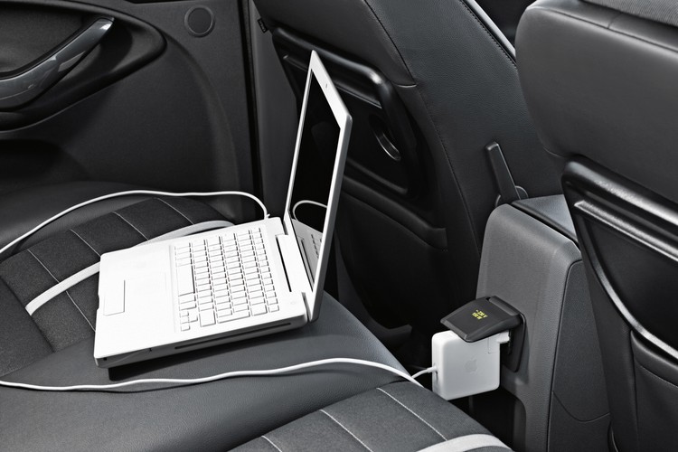 Jeżeli ktoś nie może pożegnać się z komputerem w fordzie, znajdzie dla niego miejsce