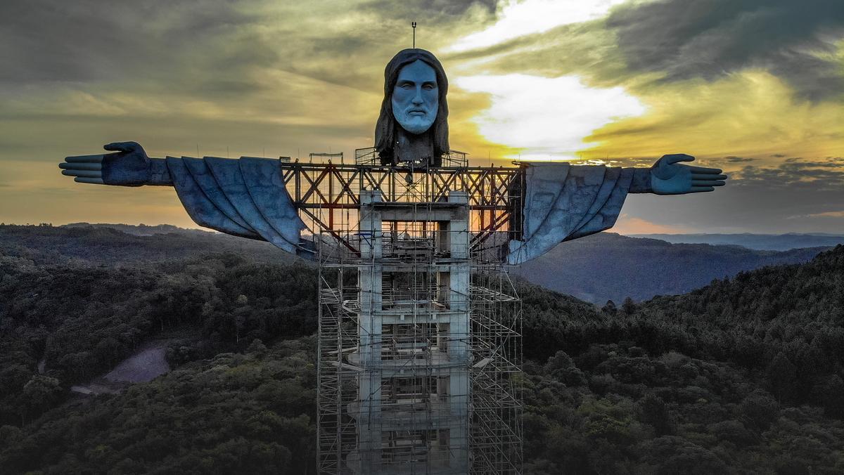Gigantyczna figura Chrystusa w Encantado (Brazylia) będzie większa od tej z Rio