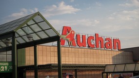 Auchan wzywa klientów do pilnego zwrotu mrożonki. W środku szklane elementy
