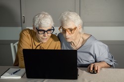 Wniosek o emeryturę, rentę 2025. Nowe zasady ZUS. Jak złożyć dokumenty bez błędów