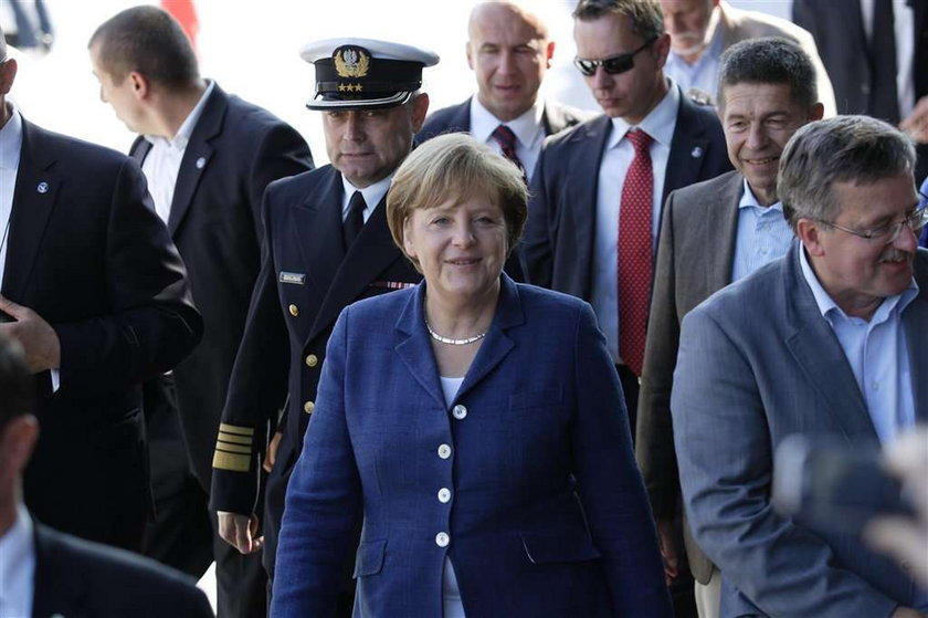 Merkel u Komorowskich! Prezydent bez krawata, ale panie...