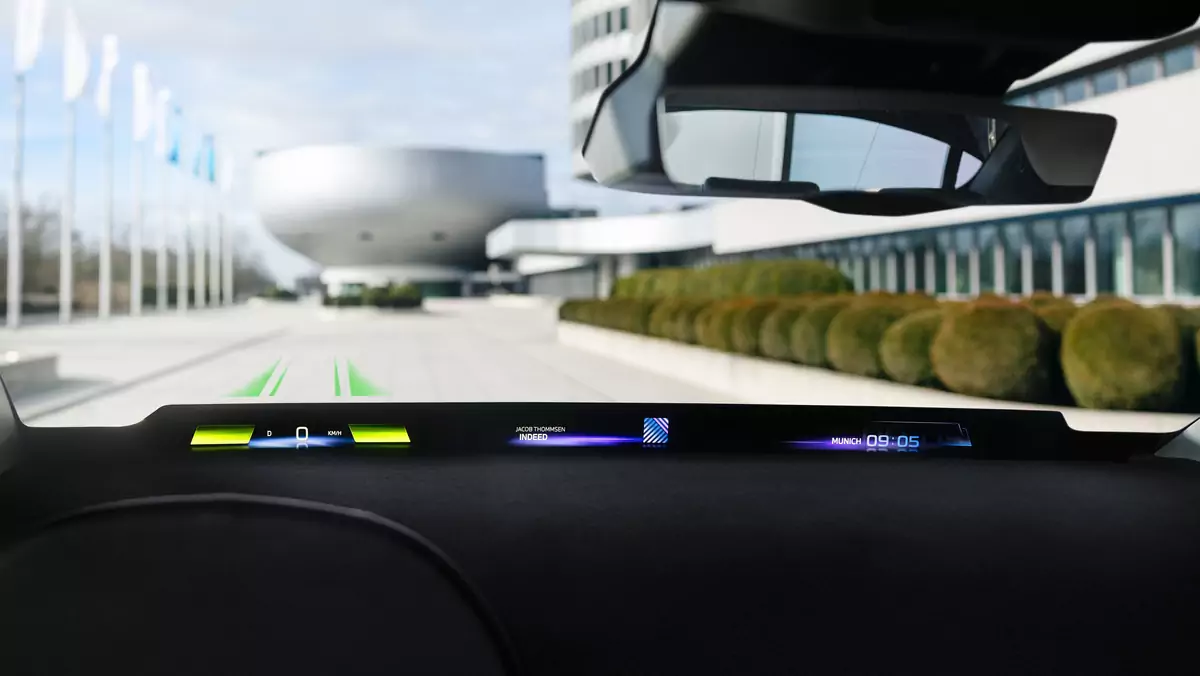 BMW Panoramic Vision zamieni przednią szybę w wielki ekran