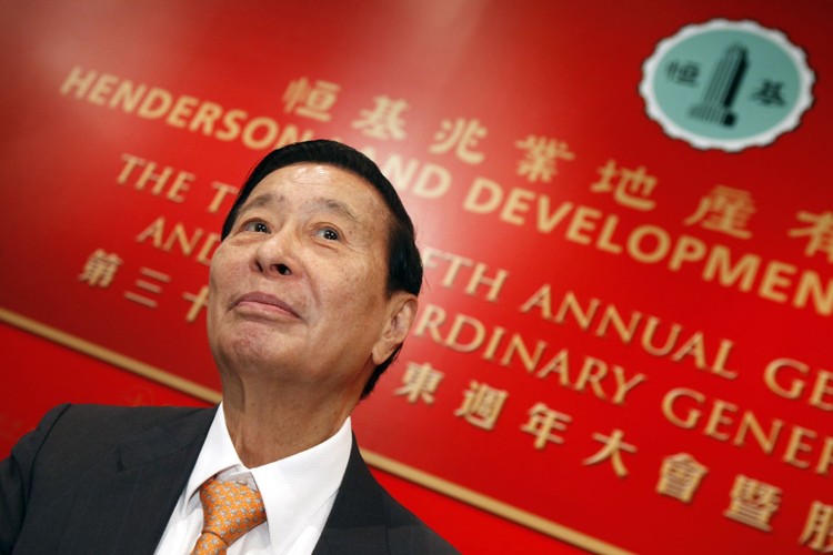 Nr 2.	Lee Shau Kee: Król budowlany, właściciel Henderson Group (nieruchomości) i Miramir Group (sieć luksusowych sklepów) - majątek 17 mld dol.