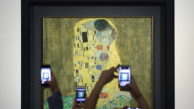 "Pocałunek" Gustava Klimta "pocięty" na 10 tys. kawałków. Rewolucja na rynku sztuki?