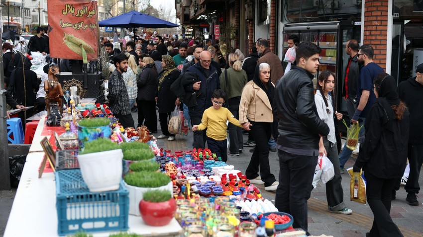 Neki bazari i pijace u Teheranu su otvoreni za Novruz, uprkos bombardovanju | Foto: EPA