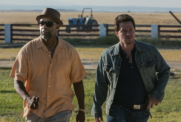 Agenci Denzel Washington i Mark Wahlberg rządzą w USA