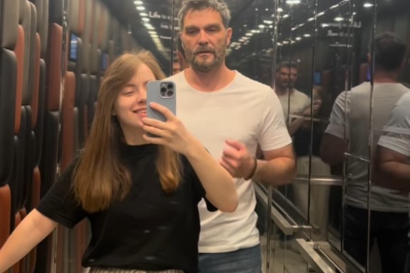 "Od godina je veći problem ŠTO JE MUSLIMAN I ŠTO NE JEDE SVINJETINU" Glumac (52) zaveo 23 godine mlađu, sad prave svadbu: "Otac ne može da razume"