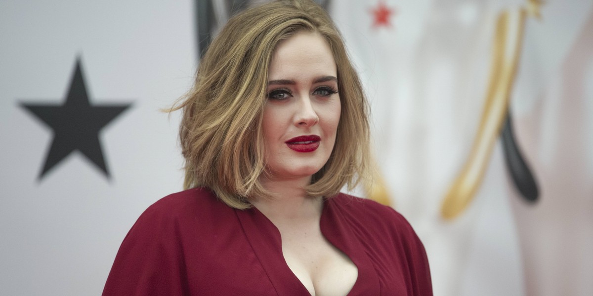 Brytyjska wokalistka Adele przerwała swoją trasę koncertową 