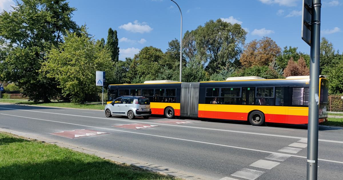  Na Woronicza widać zmiany. Po śmiertelnym wypadku wprowadzono progi. Części kierowców to i tak nie rusza