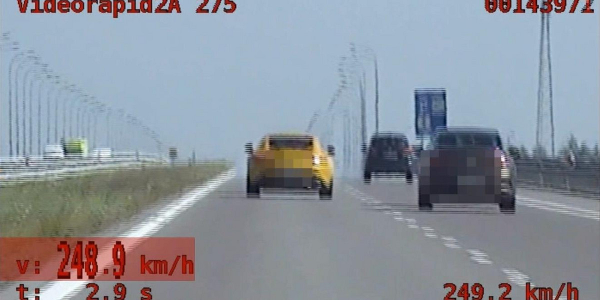 Kierowca mercedesa jechał 248 km na godz. Przeliczył się!