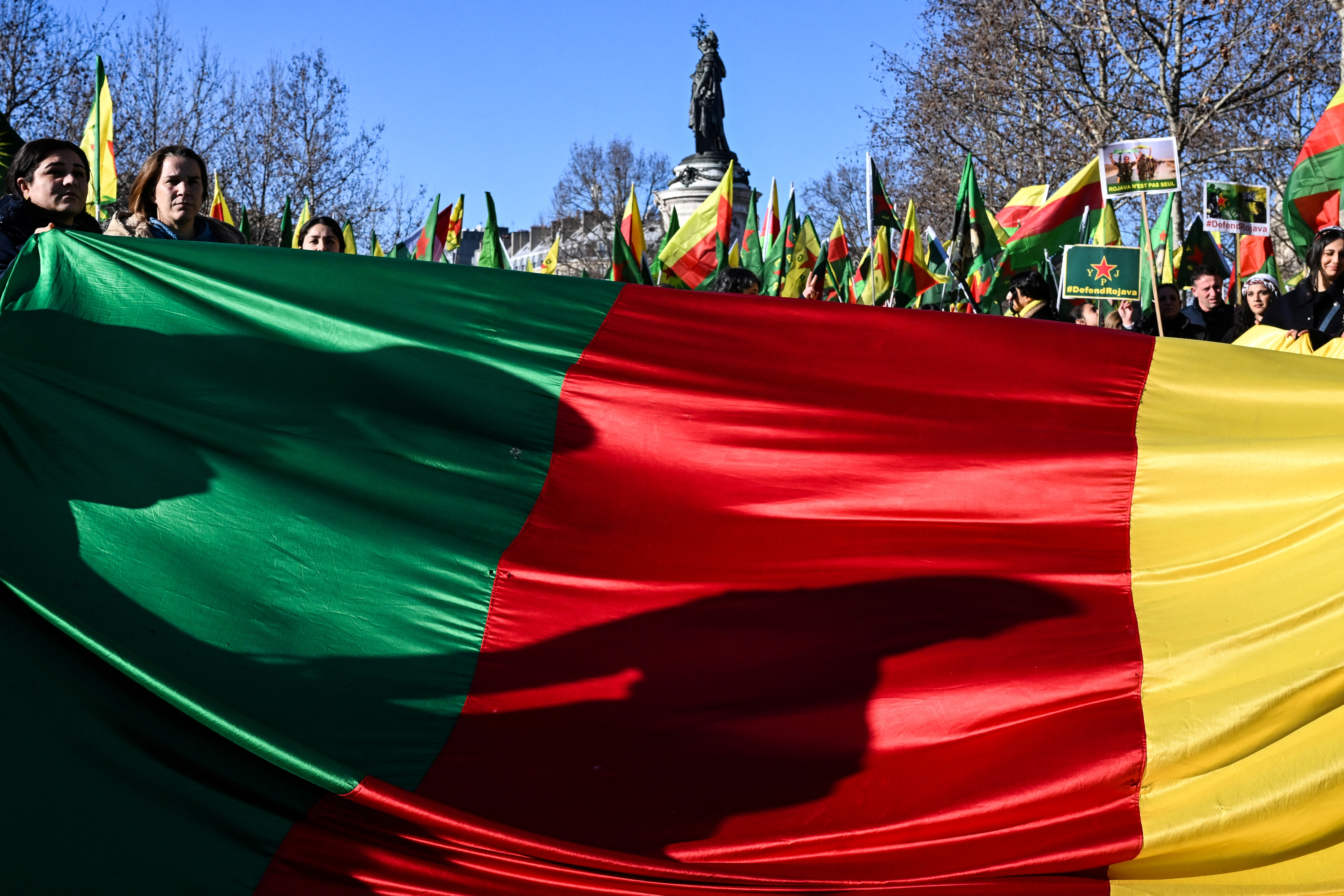 Franco-Kurdes dénoncent le sentiment de trahison face au silence sur le Rojava