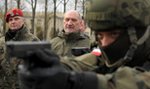 Macierewicz dokonał rzezi wśród oficerów. Ale nic się nie stało?