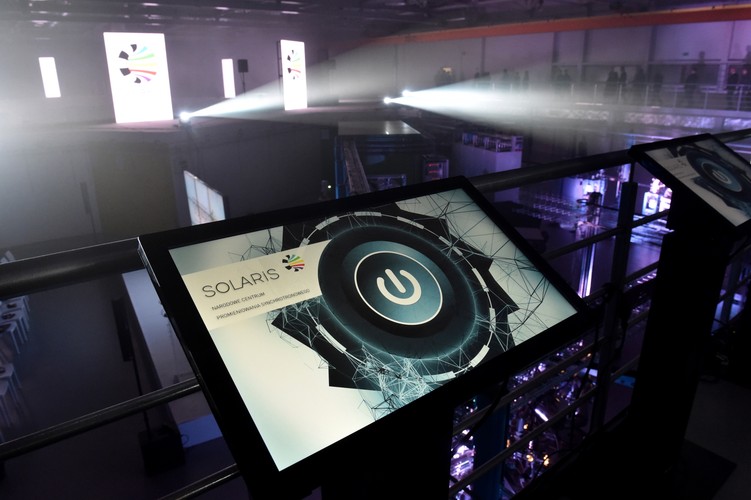 Waga płyt waha się od 3 do 5 ton.
<br><br>
 Fot. (mr) PAP/Jacek Bednarczyk