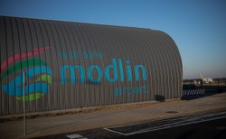 PKP PLK: Przetarg na projekt linii kolejowej do lotniska w Modlinie