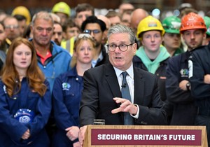 Kir Starmer u poseti vojnoj kompaniji BAE sistems u Glazgovu 2. juna